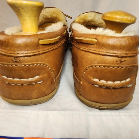 L.L. BEAN MAN SHEEPSKIN MOCCASINS BROWN BOAT SHOES SIZE 9  MEN EUC